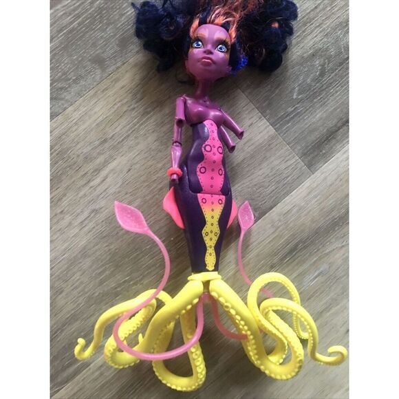 Monster High Doll Great Scarrier Reef Kala Mer'ri Purple Octopus .Missing Arms - Picture 2 of 8